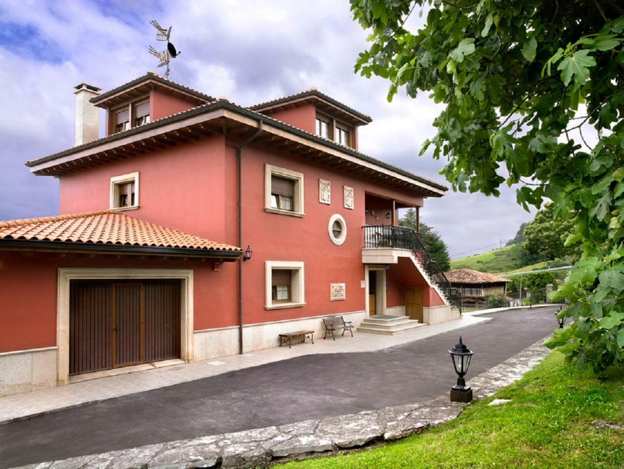 Casa Regina Perlora